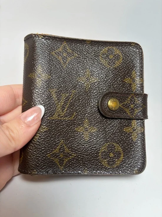 Louis Vuitton Zippy monogram compact wallet - Picture 1 of 15